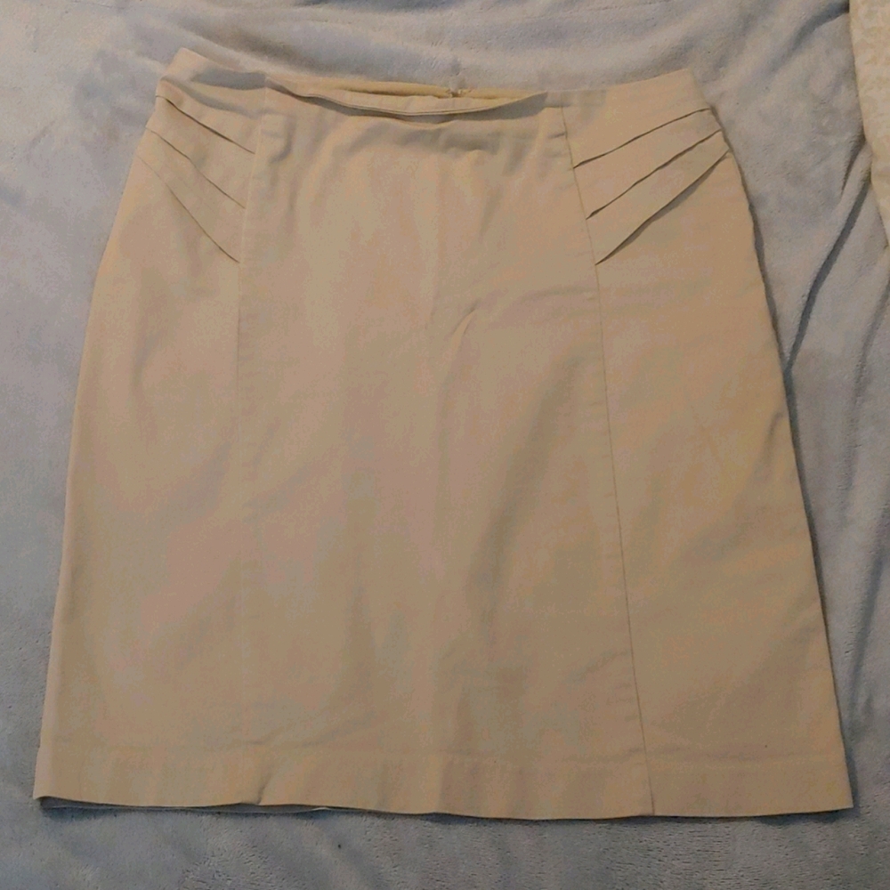Beige NY&C suit skirt